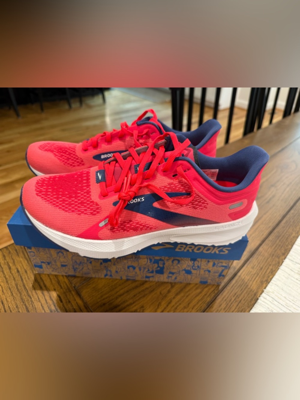 Brooks Launch 9 new in box size 8